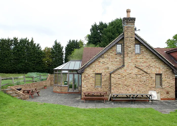 Little Foxes Hotel & Gatwick Airport Parking