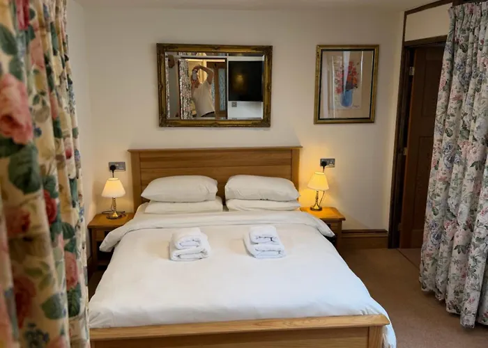 Oakwood Bed And Breakfast Heathrow